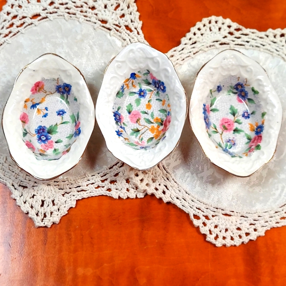Royal Dalton China Nut Cups